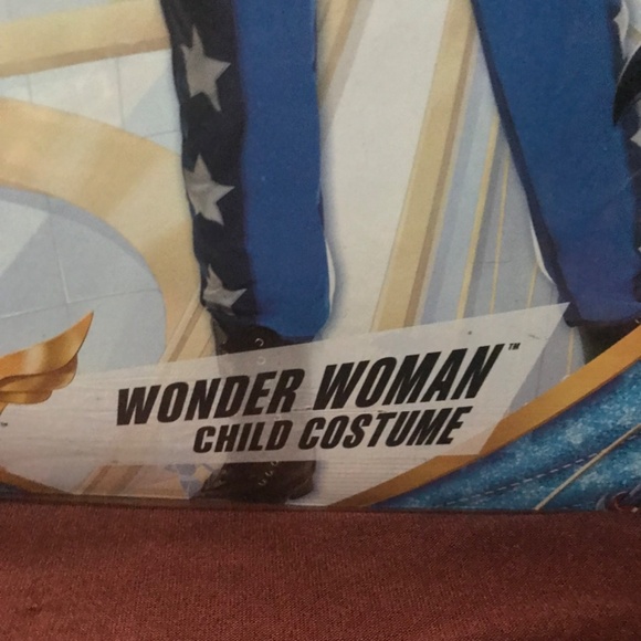 Halloween Wonder Woman Child Costume New with tag Size Medium - Picture 5 of 10